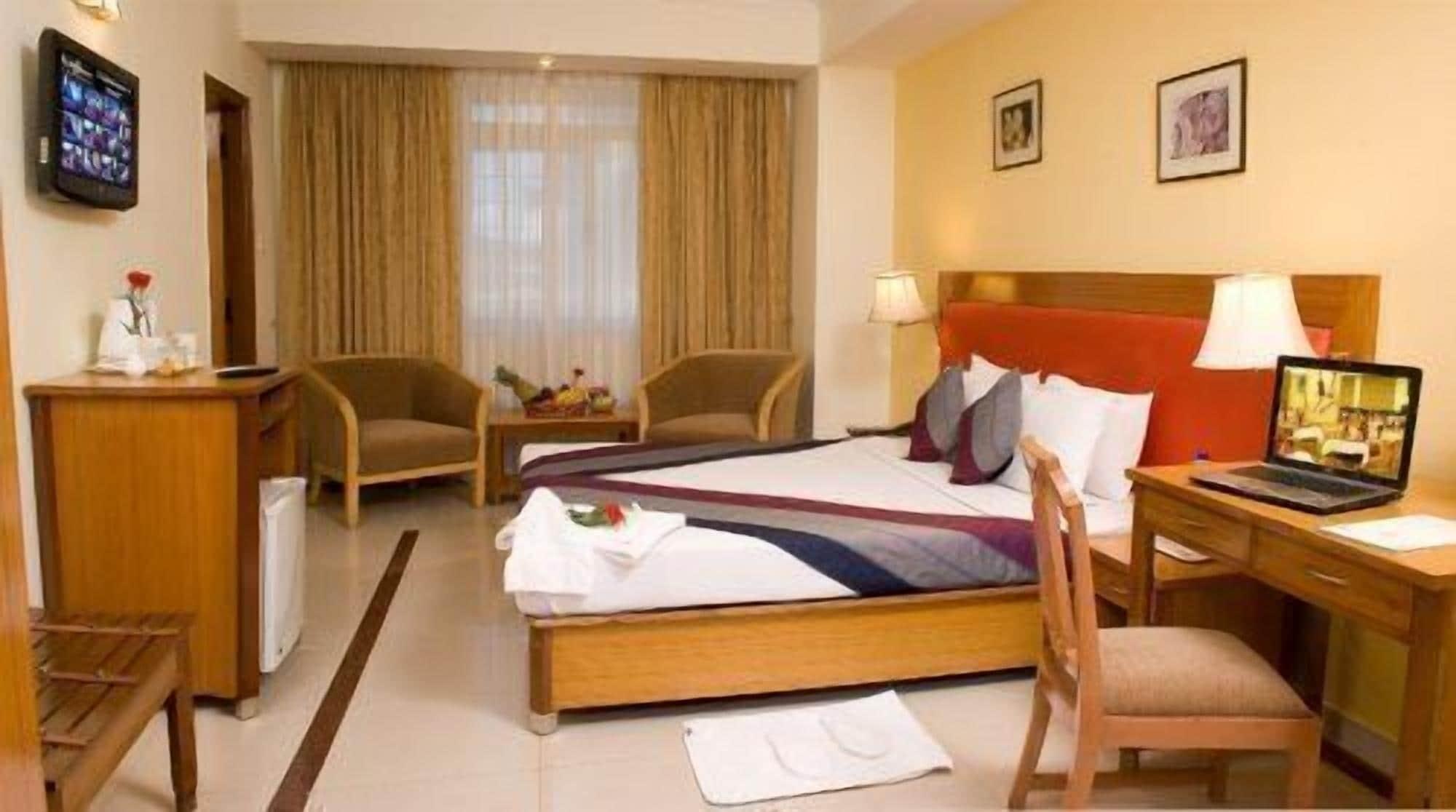 Hotel Ramanashree Brunton Bangalore Esterno foto