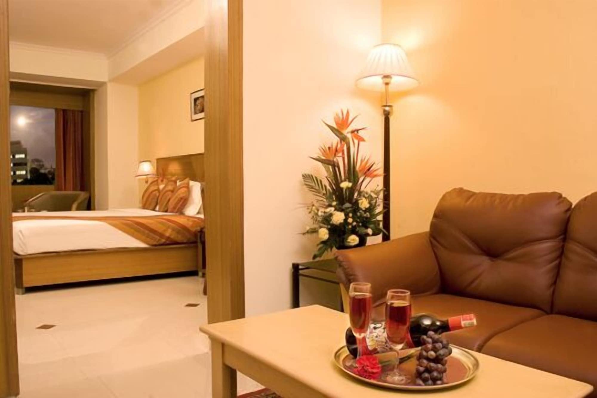 Hotel Ramanashree Brunton Bangalore Esterno foto