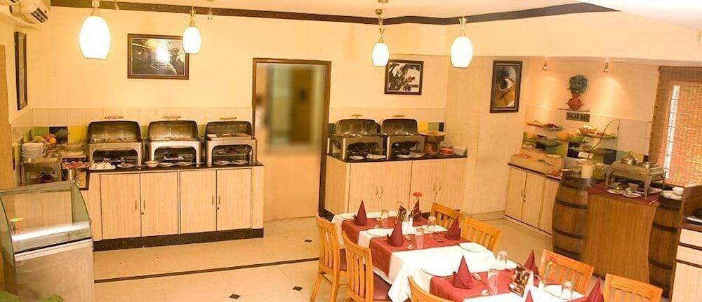 Hotel Ramanashree Brunton Bangalore Esterno foto