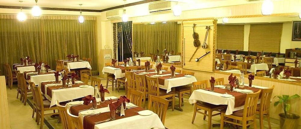 Hotel Ramanashree Brunton Bangalore Esterno foto