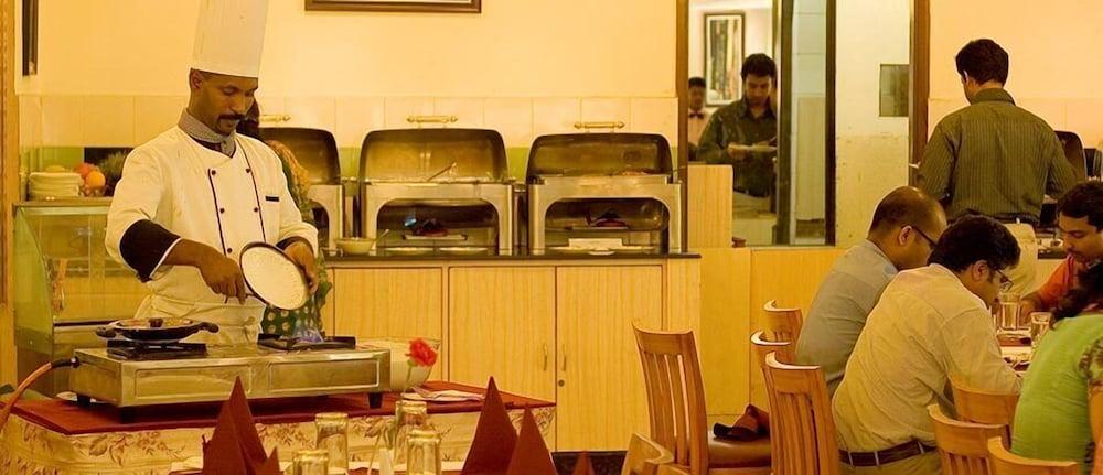 Hotel Ramanashree Brunton Bangalore Esterno foto